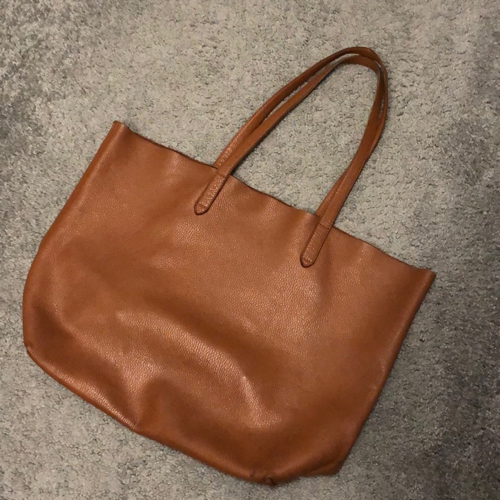 Cuyana Classic Leather Tote